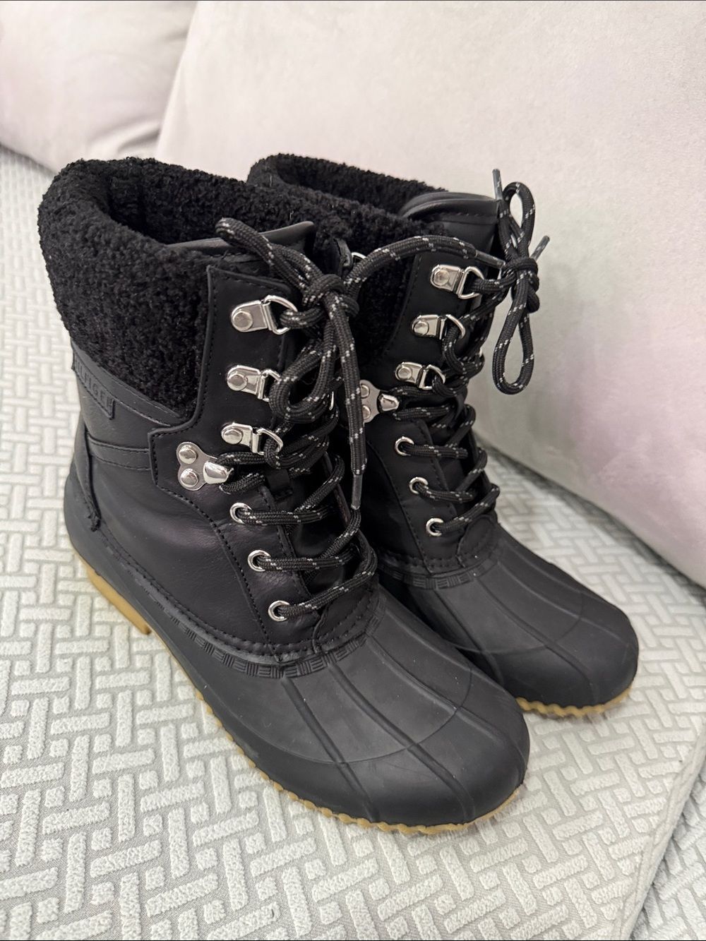 Tommy Hilfiger Rian Black Faux Fur Lined Lace-up Ankle Winter & Rain Boots Sz 8M